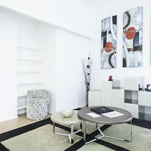 Apartment Charming Near Duomo Italy